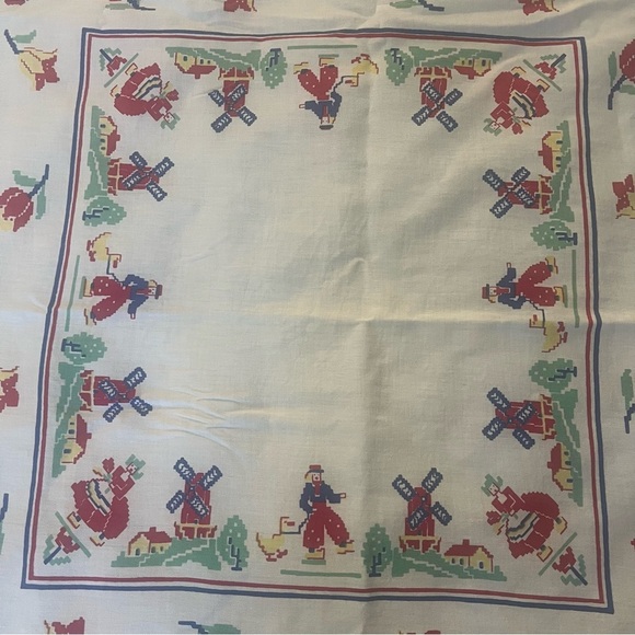 Vintage Pennsylvania Dutch linen tablecloth, 25” x 28” - Picture 4 of 4